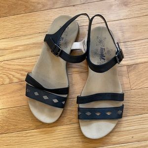 Janessa Tara M. Sandals